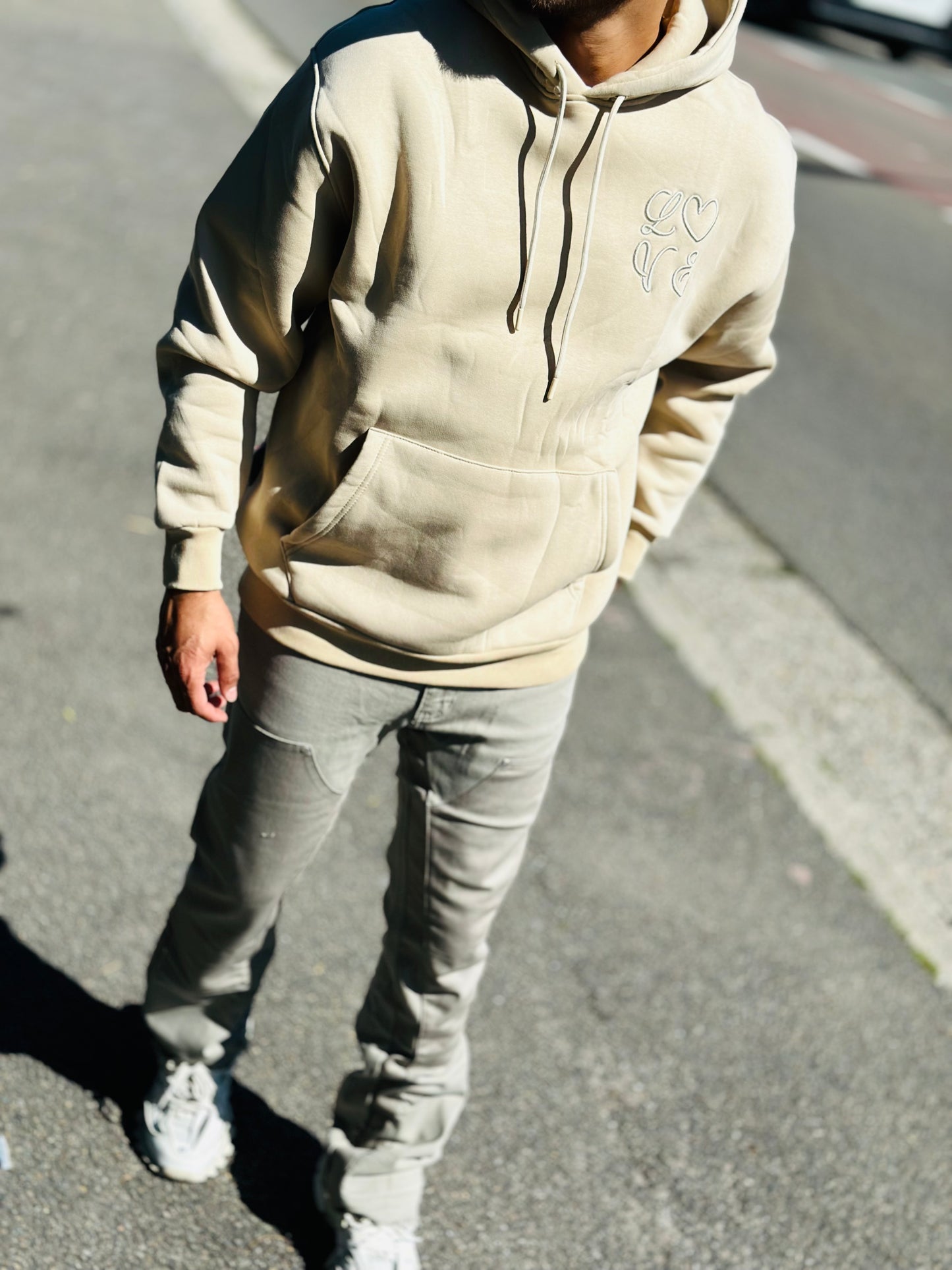 SWEAT A CAPUCHE LOVE BEIGE