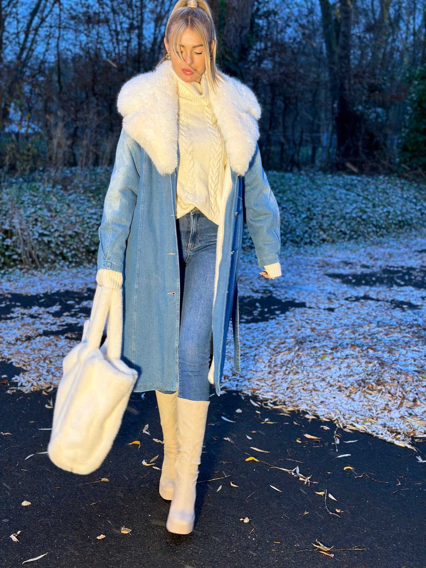 TRENCH EN JEANS FOURRURE BEIGE