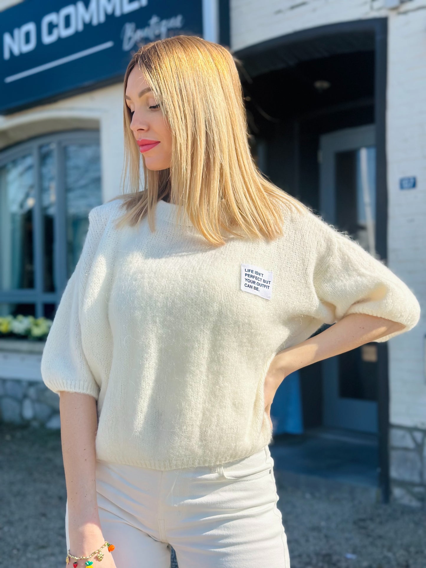 Pull « OUTFIT » ÉCRU
