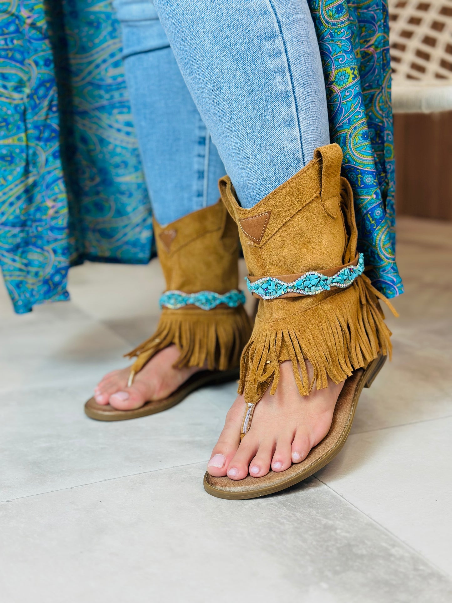 SANDALES A FRANGE CAMEL