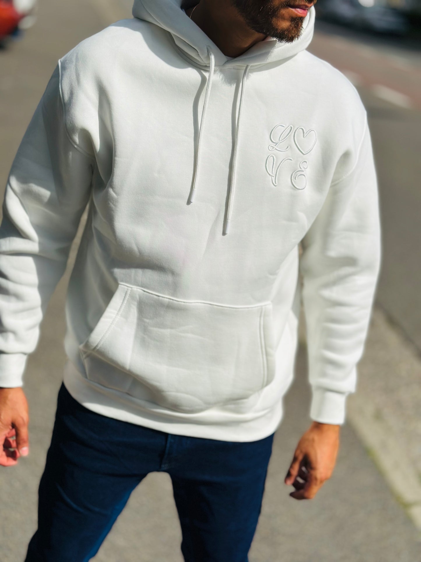 SWEAT A CAPUCHE LOVE BLANC