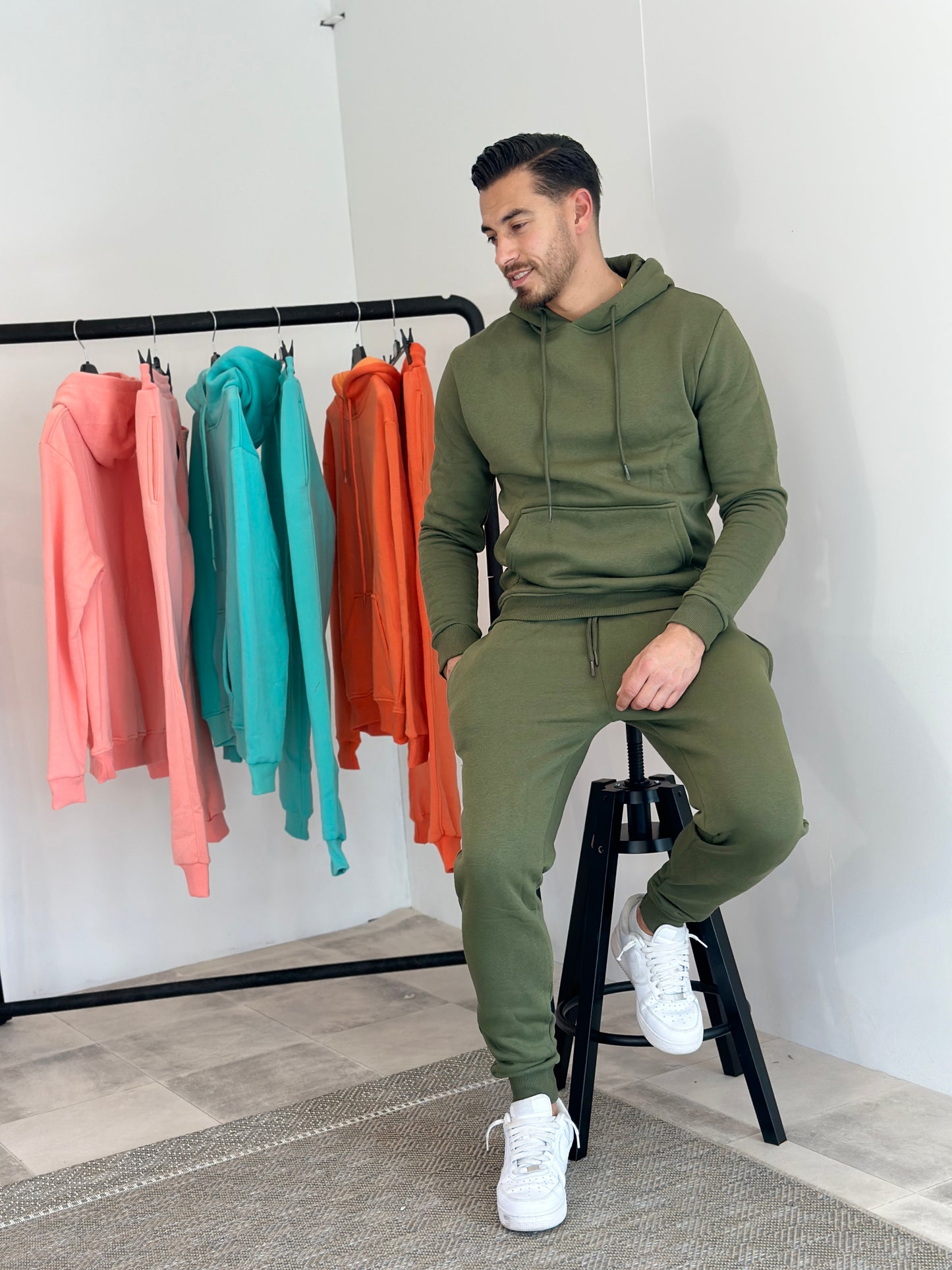 SWEAT A CAPUCHE KAKI
