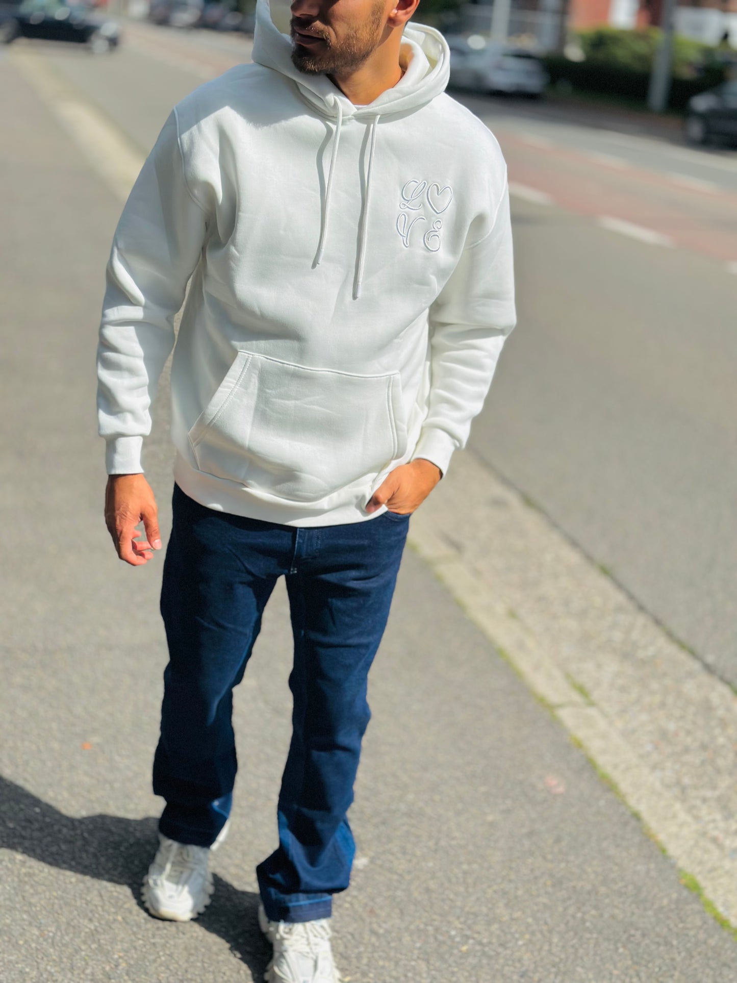 SWEAT A CAPUCHE LOVE BLANC